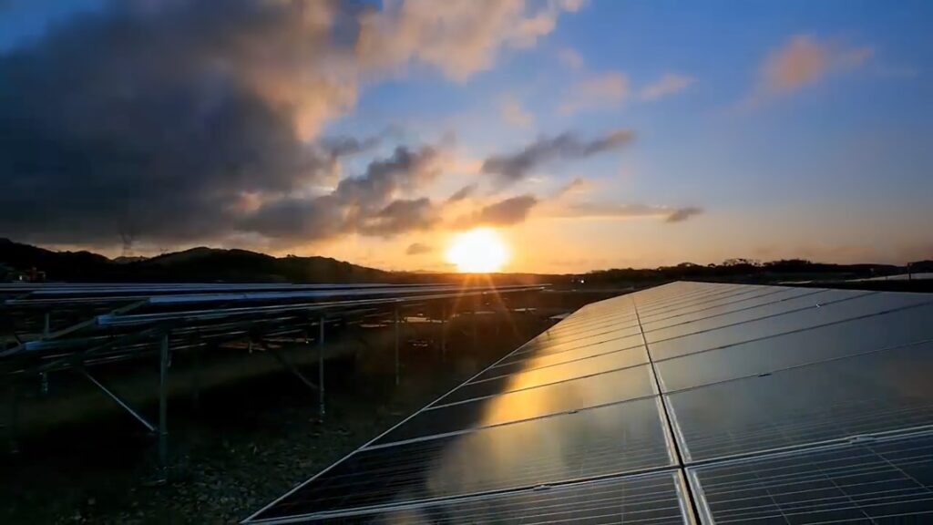 What are the advantages of solar power